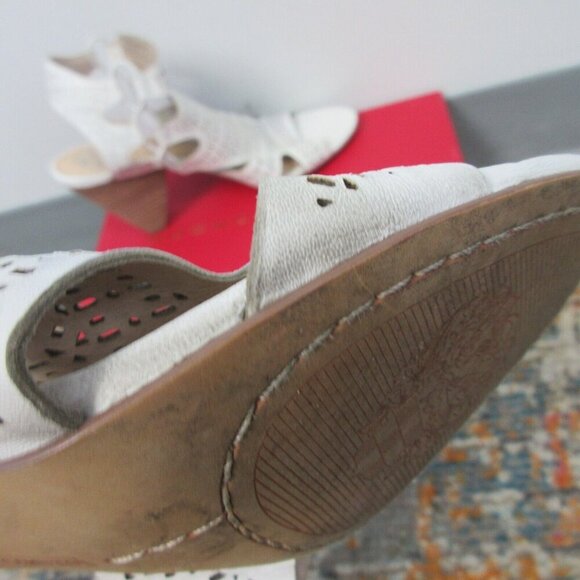 Vince Camuto Esten Heeled Sandal Women Size 7 White Cut Out Heeled Leather 450 - Picture 8 of 9